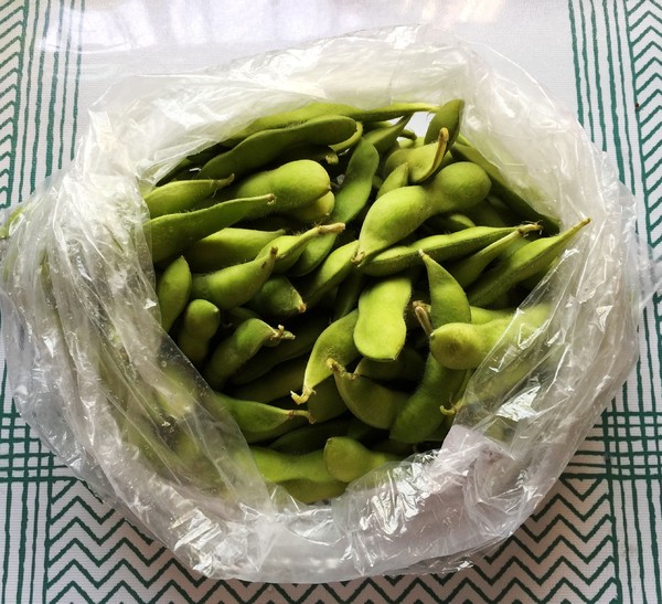 黑木耳拌毛豆的做法-香辣味拌菜譜-易網(wǎng)<a href=http://m.aoa7937.com/ target=_blank class=infotextkey>健康養(yǎng)生</a>網(wǎng) 黑木耳拌毛豆的做法-香辣味拌菜譜
