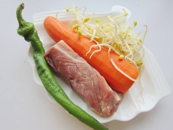 胡蘿卜黃豆芽炒肉的做法-家常味炒菜譜-易網<a href=http://m.aoa7937.com/ target=_blank class=infotextkey>健康養生</a>網 胡蘿卜黃豆芽炒肉的做法-家常味炒菜譜