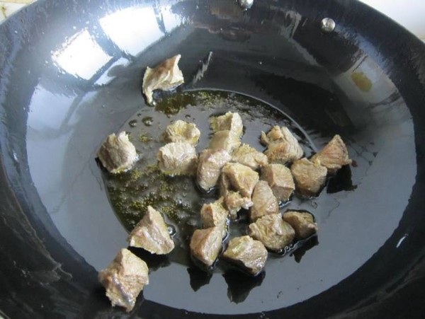 紅燜牛肉的做法-家常味燜菜譜-易網健康養生網 紅燜牛肉的做法-家常味燜菜譜