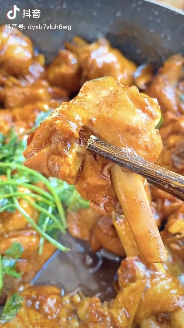 啤酒燜雞肉的做法-咸鮮味燜菜譜-易網健康養生網 啤酒燜雞肉的做法-咸鮮味燜菜譜