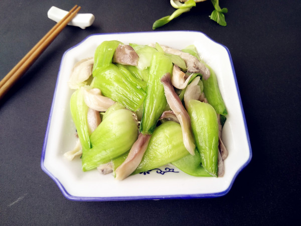 鳳尾蘑炒油菜的做法-家常味炒菜譜-易網(wǎng)健康養(yǎng)生網(wǎng) 鳳尾蘑炒油菜的做法-家常味炒菜譜