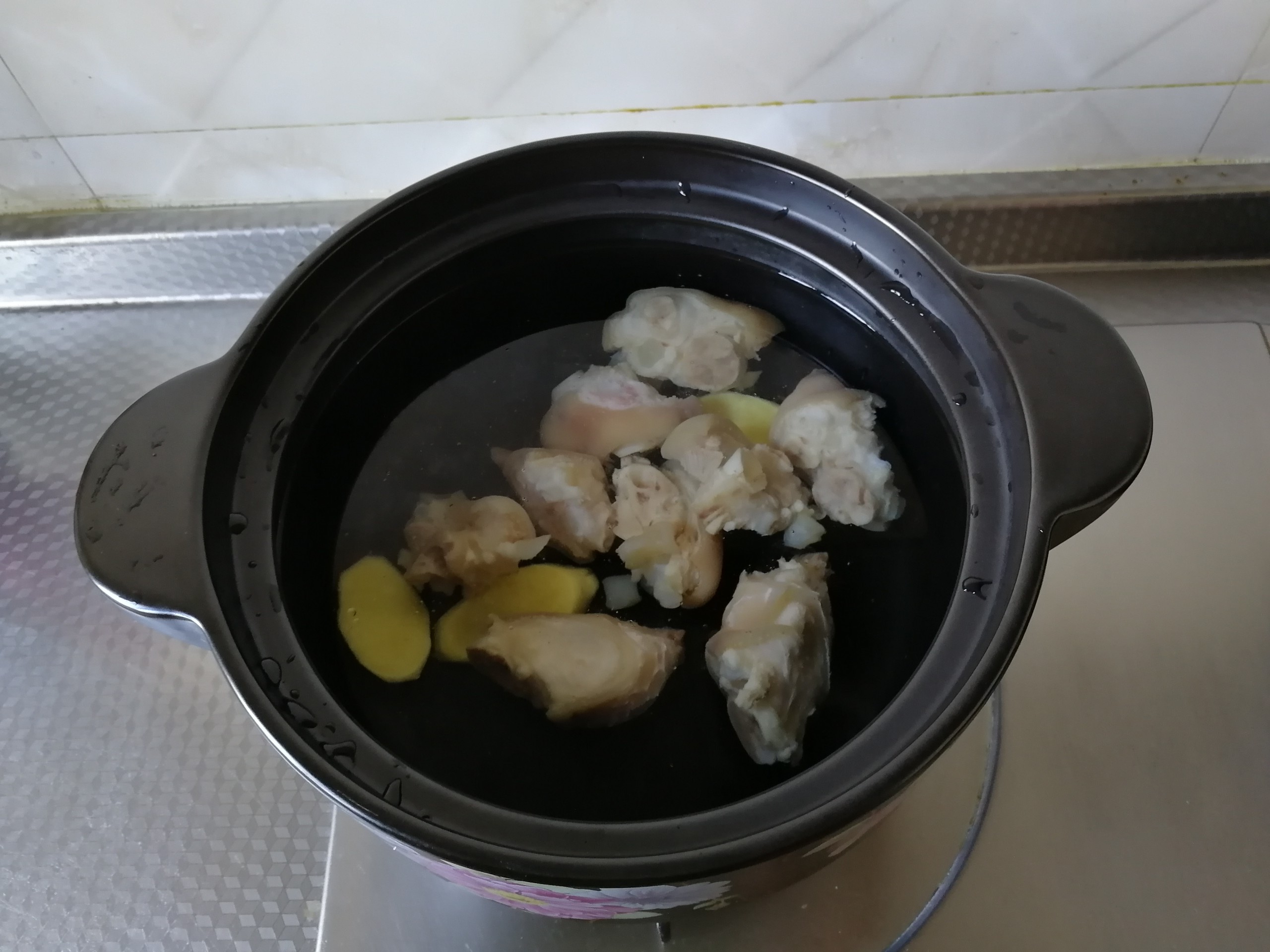 豬腳玉米湯的做法-咸鮮味燉菜譜-易網健康養生網 豬腳玉米湯的做法-咸鮮味燉菜譜