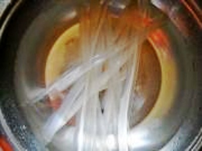 砂鍋魚(yú)頭煲的做法-咸鮮味煮菜譜-易網(wǎng)健康養(yǎng)生網(wǎng) 砂鍋魚(yú)頭煲的做法-咸鮮味煮菜譜