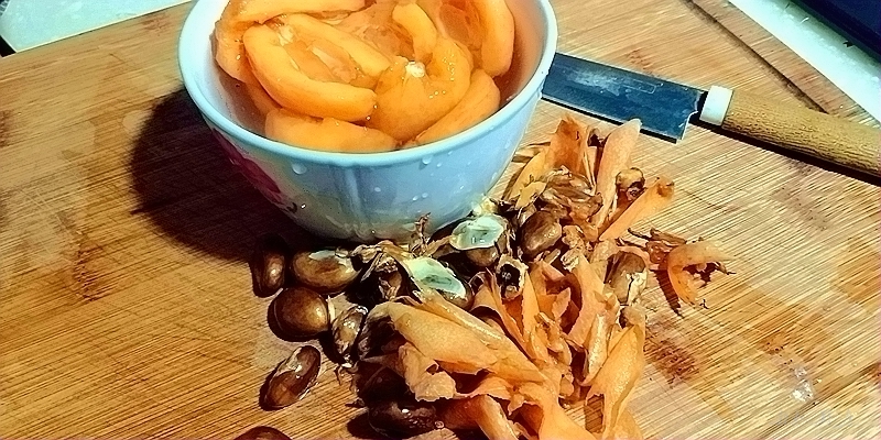 拔絲枇杷的做法-酸甜味拔絲菜譜