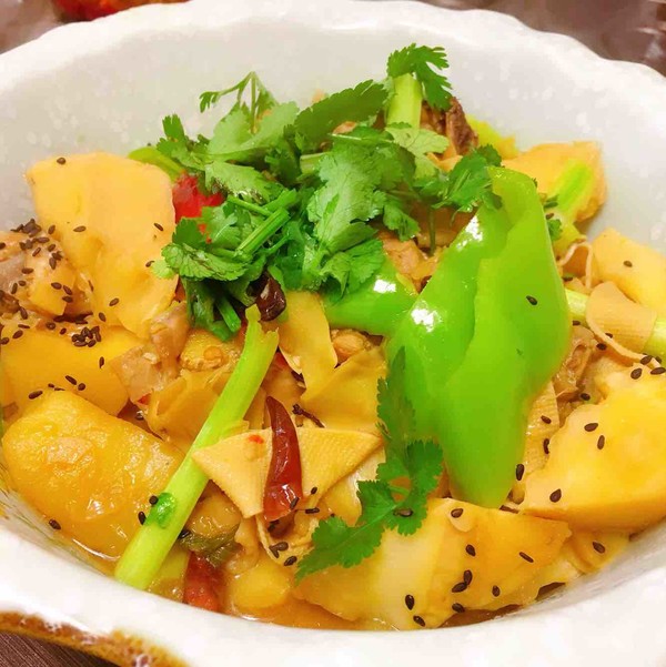 春筍奔跑雞的做法-咸鮮味燉菜譜-易網(wǎng)健康養(yǎng)生網(wǎng) 春筍奔跑雞的做法-咸鮮味燉菜譜