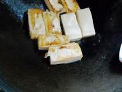 砂鍋魚(yú)頭煲的做法-咸鮮味煮菜譜-易網(wǎng)健康養(yǎng)生網(wǎng) 砂鍋魚(yú)頭煲的做法-咸鮮味煮菜譜