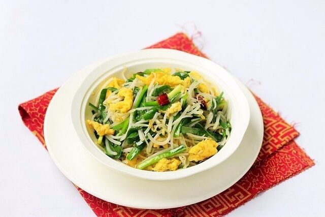 韭菜綠豆芽炒雞蛋的做法-家常味炒菜譜-易網健康養生網 韭菜綠豆芽炒雞蛋的做法-家常味炒菜譜