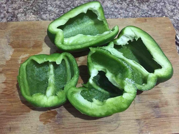 青椒釀肉的做法-咸鮮味煎菜譜-易網<a href=http://m.aoa7937.com/ target=_blank class=infotextkey>健康養生</a>網 青椒釀肉的做法-咸鮮味煎菜譜
