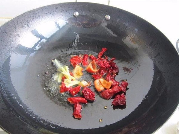 辣炒肥牛的做法-香辣味炒菜譜