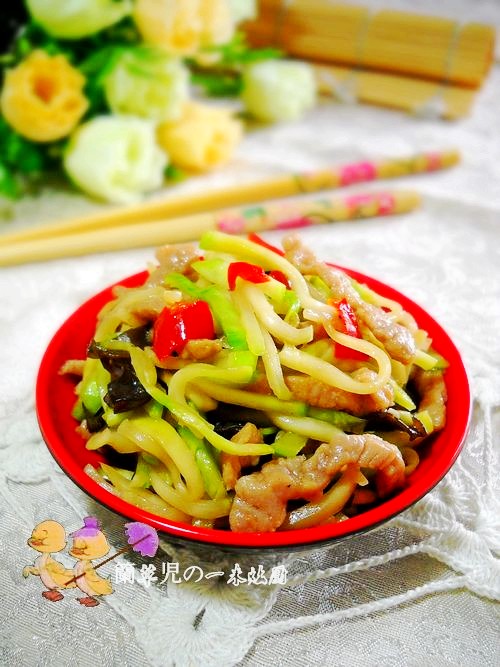 鮮榨菜木耳肉絲的做法-咸鮮味炒菜譜-易網健康養生網 鮮榨菜木耳肉絲的做法-咸鮮味炒菜譜