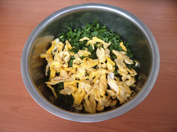 韭菜雞蛋餡混合面蒸餃的做法-咸鮮味蒸菜譜-易網(wǎng)健康養(yǎng)生網(wǎng) 韭菜雞蛋餡混合面蒸餃的做法-咸鮮味蒸菜譜