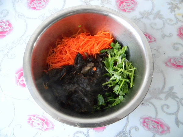 涼拌黑木耳的做法-其它口味拌菜譜-易網(wǎng)健康養(yǎng)生網(wǎng) 涼拌黑木耳的做法-其它口味拌菜譜