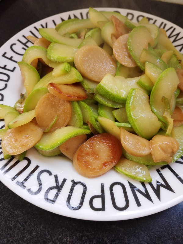 西葫蘆炒火腿腸的做法-家常味炒菜譜-易網(wǎng)健康養(yǎng)生網(wǎng) 西葫蘆炒火腿腸的做法-家常味炒菜譜