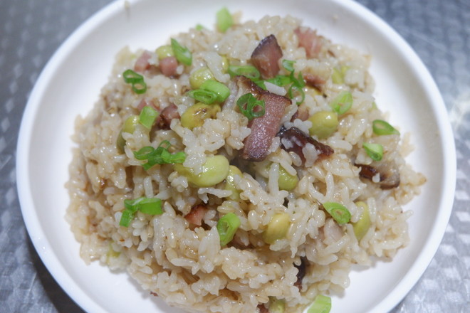臘肉毛豆糙米飯的做法-家常味煲菜譜