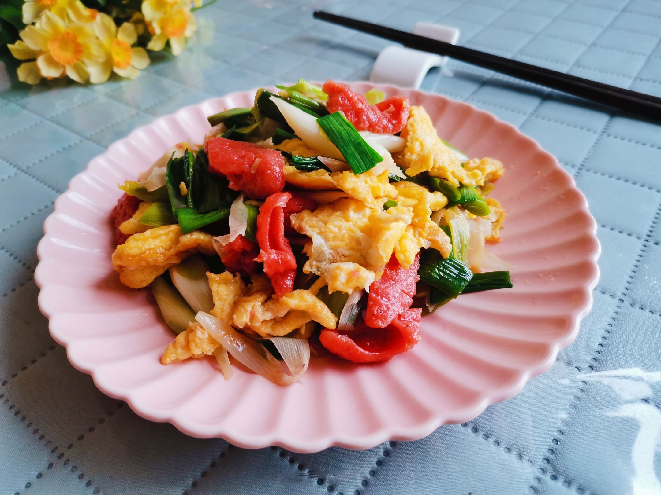 蒜苗紅腸炒雞蛋的做法-咸鮮味炒菜譜-易網(wǎng)健康養(yǎng)生網(wǎng) 蒜苗紅腸炒雞蛋的做法-咸鮮味炒菜譜