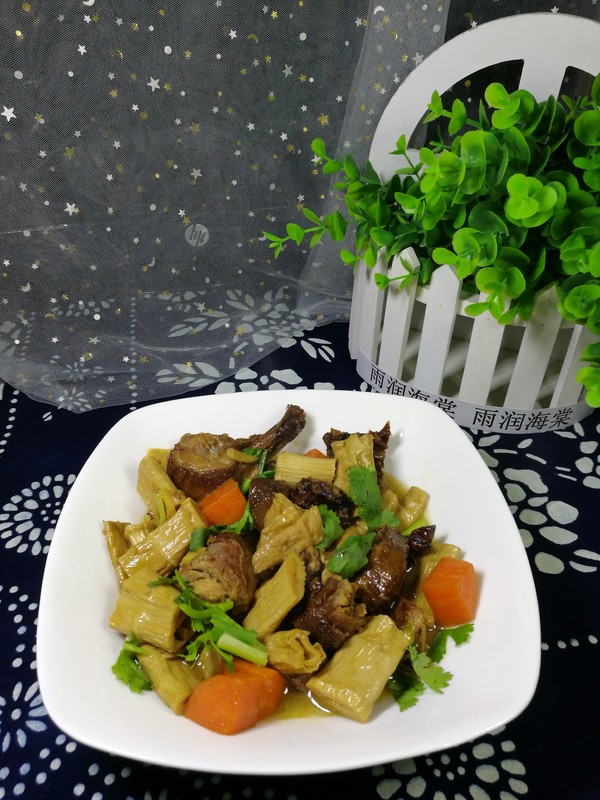 醬鴨燉筍干的做法-家常味燉菜譜-易網(wǎng)健康養(yǎng)生網(wǎng) 醬鴨燉筍干的做法-家常味燉菜譜