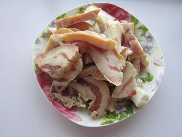 香菇燉臘肉的做法-家常味燉菜譜