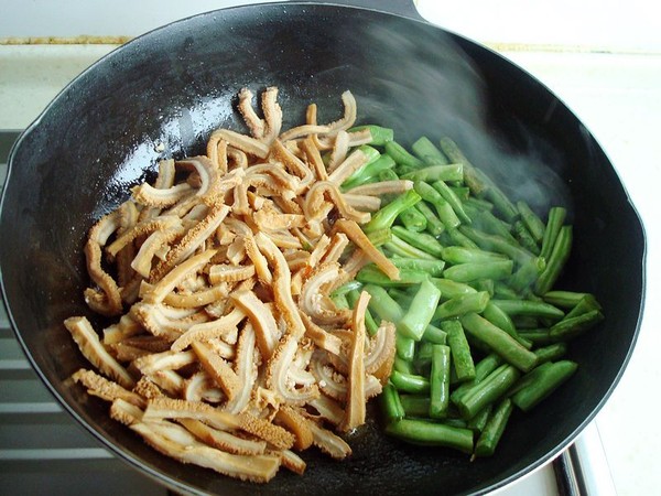 豆角炒牛肚的做法-家常味炒菜譜-易網(wǎng)健康養(yǎng)生網(wǎng) 豆角炒牛肚的做法-家常味炒菜譜