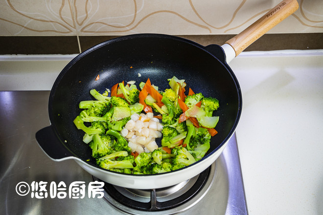 干貝炒西藍(lán)花的做法-家常味炒菜譜