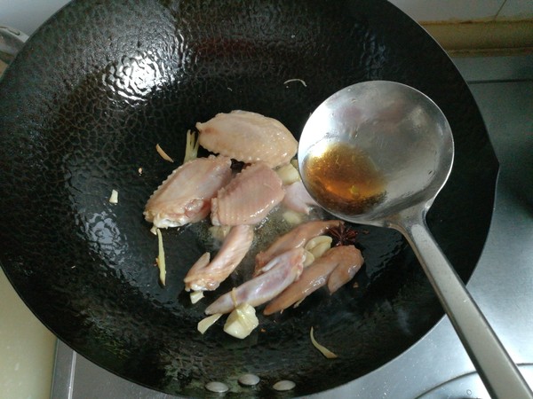 雞翅燉土豆的做法-家常味燉菜譜-易網(wǎng)健康養(yǎng)生網(wǎng) 雞翅燉土豆的做法-家常味燉菜譜
