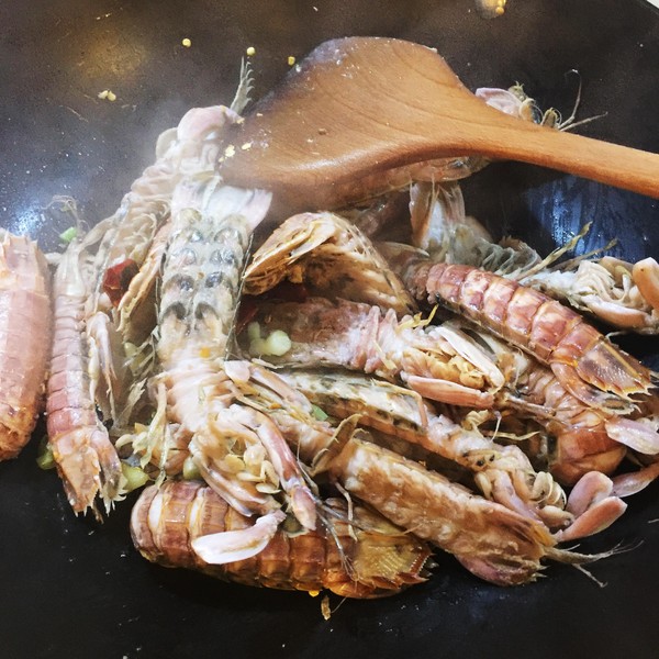 香辣豉香皮皮蝦的做法-香辣味炒菜譜-易網(wǎng)健康養(yǎng)生網(wǎng) 香辣豉香皮皮蝦的做法-香辣味炒菜譜