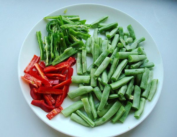 豆角炒牛肚的做法-家常味炒菜譜-易網(wǎng)健康養(yǎng)生網(wǎng) 豆角炒牛肚的做法-家常味炒菜譜