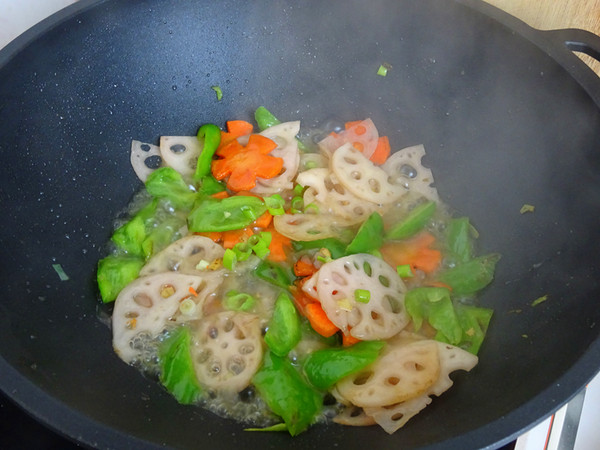 小炒蓮藕的做法-咸鮮味炒菜譜-易網(wǎng)健康養(yǎng)生網(wǎng) 小炒蓮藕的做法-咸鮮味炒菜譜