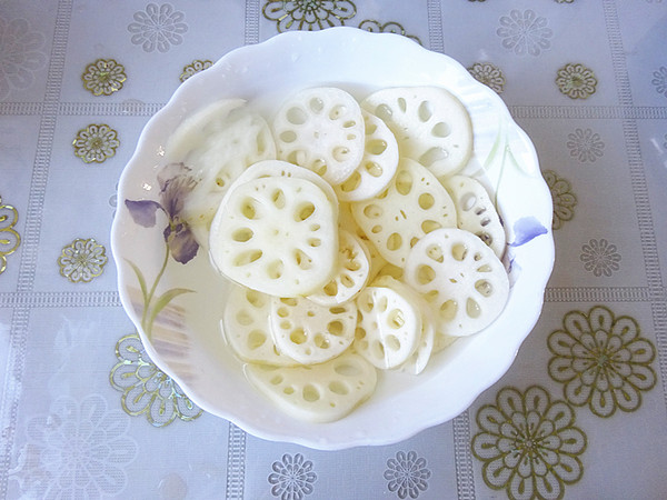 小炒蓮藕的做法-咸鮮味炒菜譜-易網(wǎng)<a href=http://m.aoa7937.com/ target=_blank class=infotextkey>健康養(yǎng)生</a>網(wǎng) 小炒蓮藕的做法-咸鮮味炒菜譜