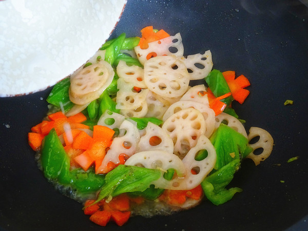 小炒蓮藕的做法-咸鮮味炒菜譜-易網(wǎng)健康養(yǎng)生網(wǎng) 小炒蓮藕的做法-咸鮮味炒菜譜