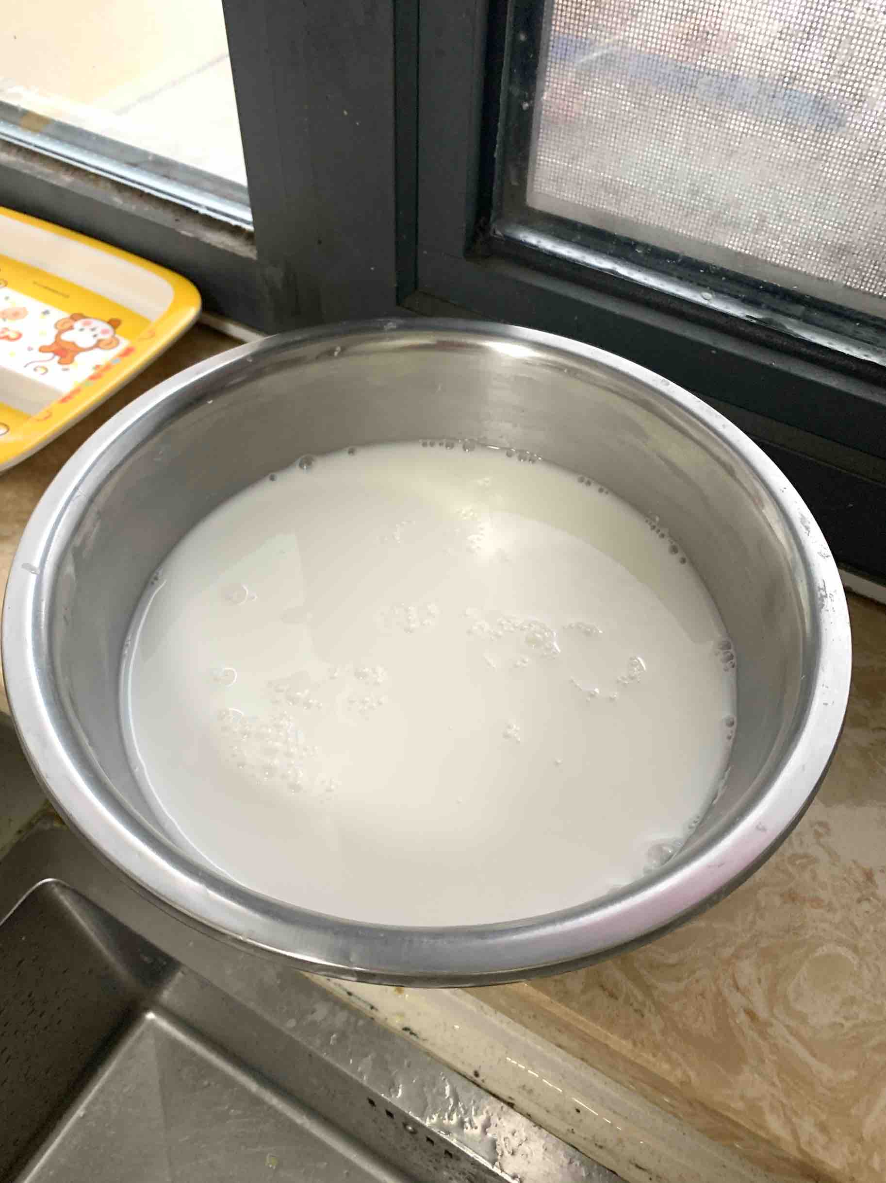 2020年疫情下的涼皮的做法-酸甜味蒸菜譜-易網(wǎng)<a href=http://m.aoa7937.com/ target=_blank class=infotextkey>健康養(yǎng)生</a>網(wǎng) 2020年疫情下的涼皮的做法-酸甜味蒸菜譜
