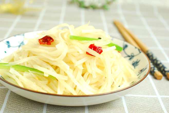 酸辣土豆絲的做法-家常味炒菜譜-易網健康養(yǎng)生網 酸辣土豆絲的做法-家常味炒菜譜