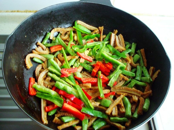 豆角炒牛肚的做法-家常味炒菜譜-易網(wǎng)健康養(yǎng)生網(wǎng) 豆角炒牛肚的做法-家常味炒菜譜