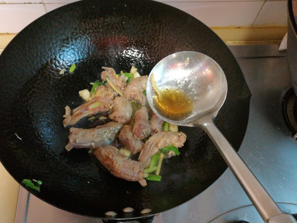 雞脖子燉土豆的做法-家常味燉菜譜