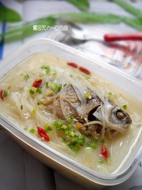 蘿卜絲燉野鯽魚的做法-家常味燉菜譜-易網(wǎng)健康養(yǎng)生網(wǎng) 蘿卜絲燉野鯽魚的做法-家常味燉菜譜