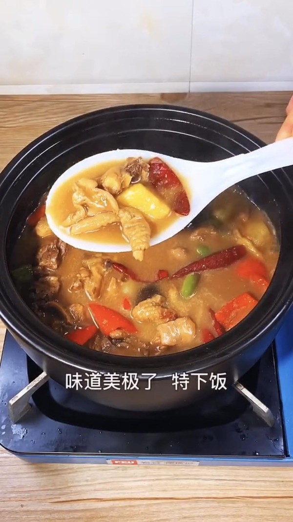 黃燜雞的做法-咸鮮味燜菜譜