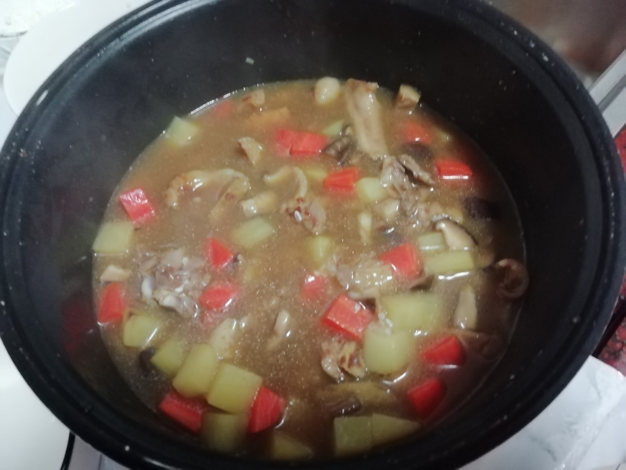 香菇燜雞飯的做法-咸鮮味炒菜譜-易網(wǎng)健康養(yǎng)生網(wǎng) 香菇燜雞飯的做法-咸鮮味炒菜譜