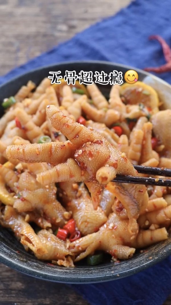 自制酸辣無(wú)骨雞爪的做法-酸辣味拌菜譜-易網(wǎng)健康養(yǎng)生網(wǎng) 自制酸辣無(wú)骨雞爪的做法-酸辣味拌菜譜