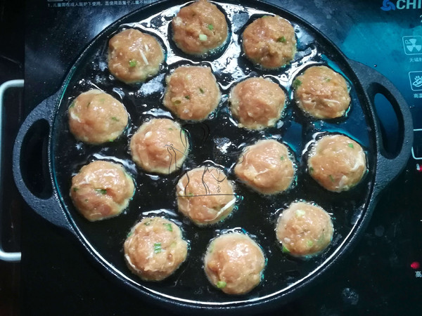 雞肉丸子的做法-麻辣味煎菜譜