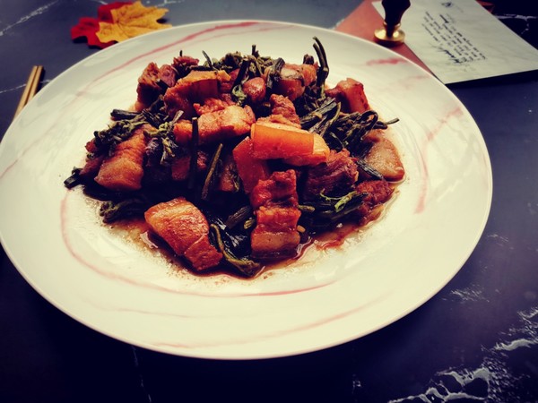 蕨菜燒肉的做法-咸鮮味燒菜譜-易網健康養生網 蕨菜燒肉的做法-咸鮮味燒菜譜