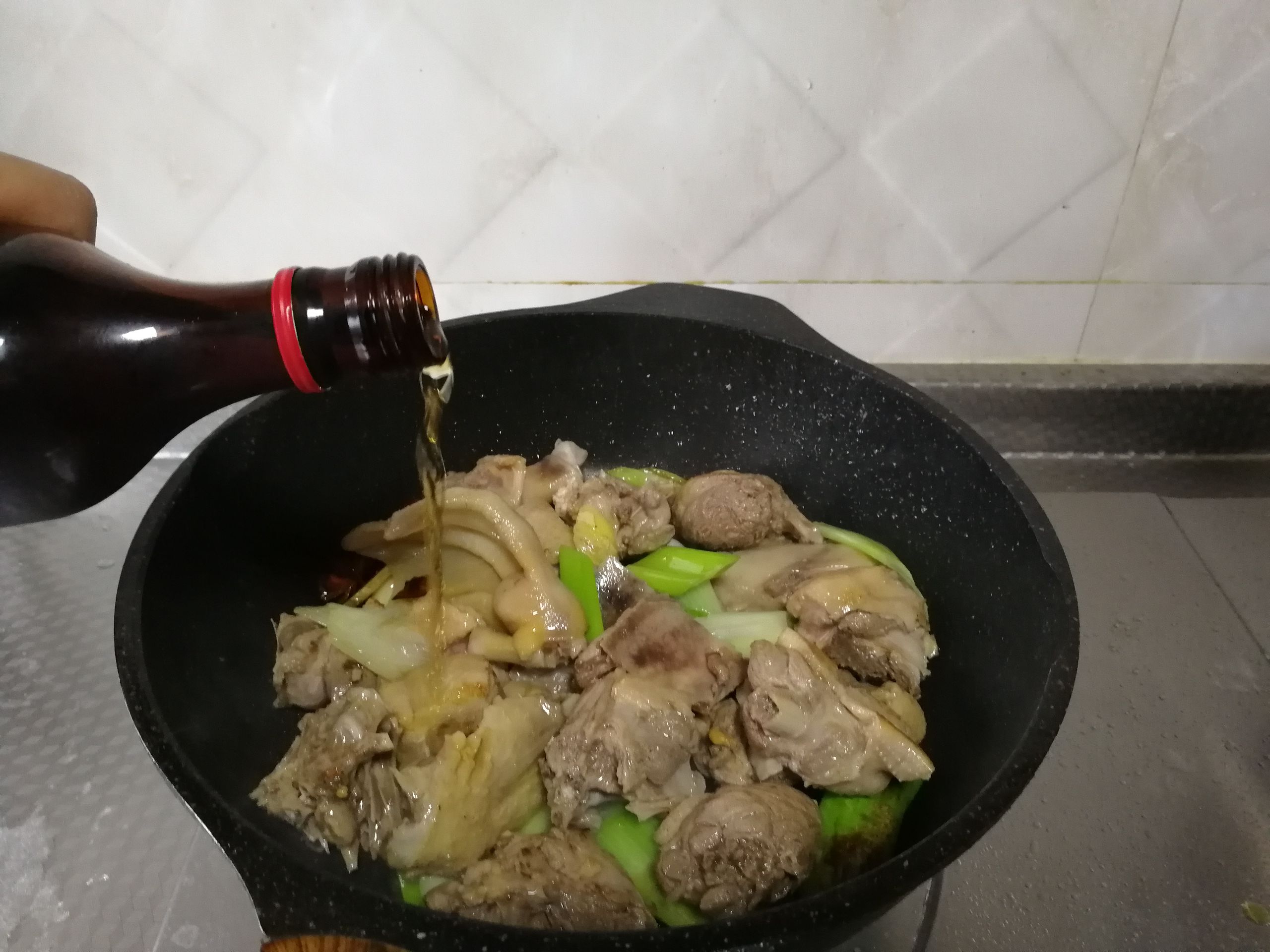 紅燒鵝肉的做法-咸鮮味煮菜譜-易網健康養生網 紅燒鵝肉的做法-咸鮮味煮菜譜