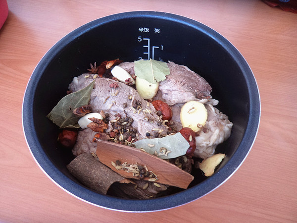 醬牛肉的做法-咸鮮味醬菜譜-易網健康養生網 醬牛肉的做法-咸鮮味醬菜譜