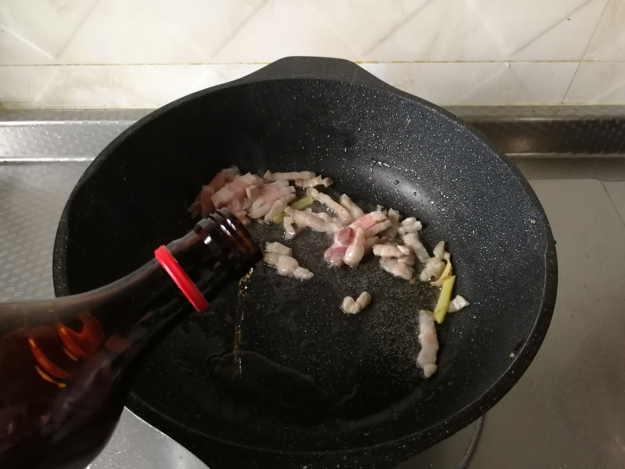 西葫蘆清炒肉絲的做法-咸鮮味炒菜譜