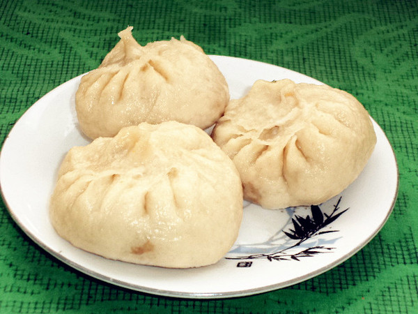 豬肉韭菜餡蒸包的做法-咸鮮味蒸菜譜-易網(wǎng)健康養(yǎng)生網(wǎng) 豬肉韭菜餡蒸包的做法-咸鮮味蒸菜譜
