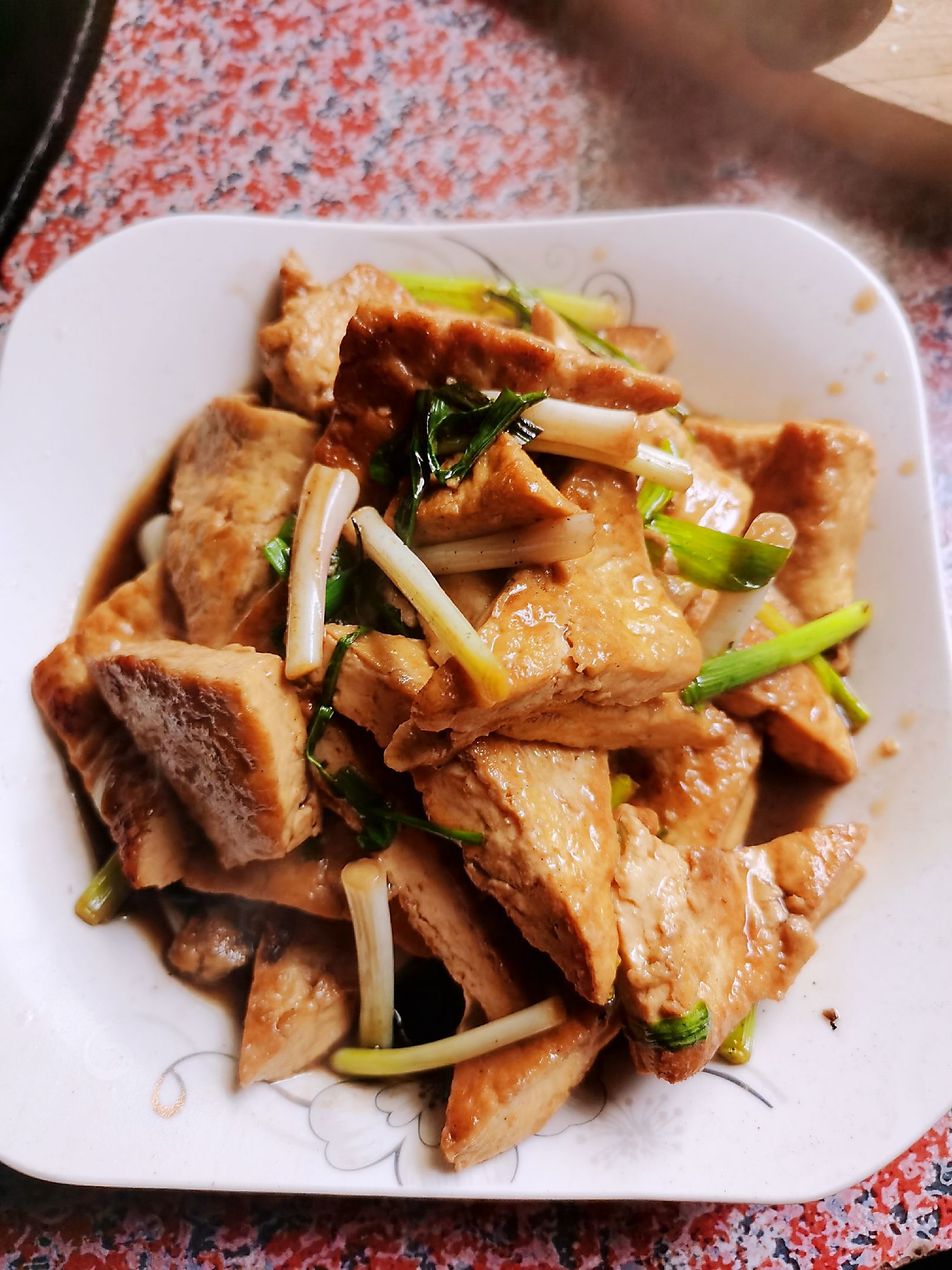 大蒜炒煎豆腐的做法-家常味炒菜譜-易網健康養生網 大蒜炒煎豆腐的做法-家常味炒菜譜