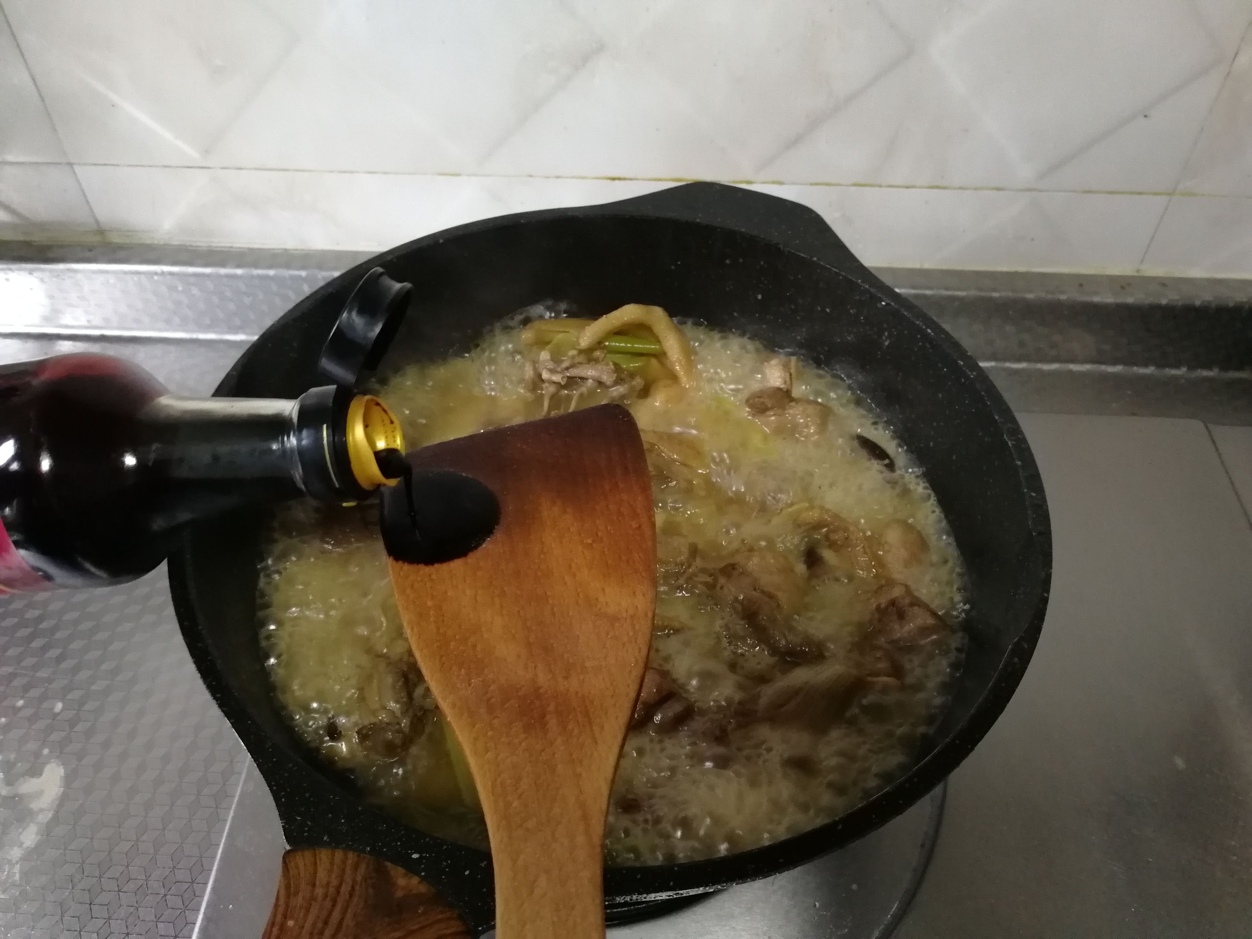 紅燒鵝肉的做法-咸鮮味煮菜譜-易網健康養生網 紅燒鵝肉的做法-咸鮮味煮菜譜