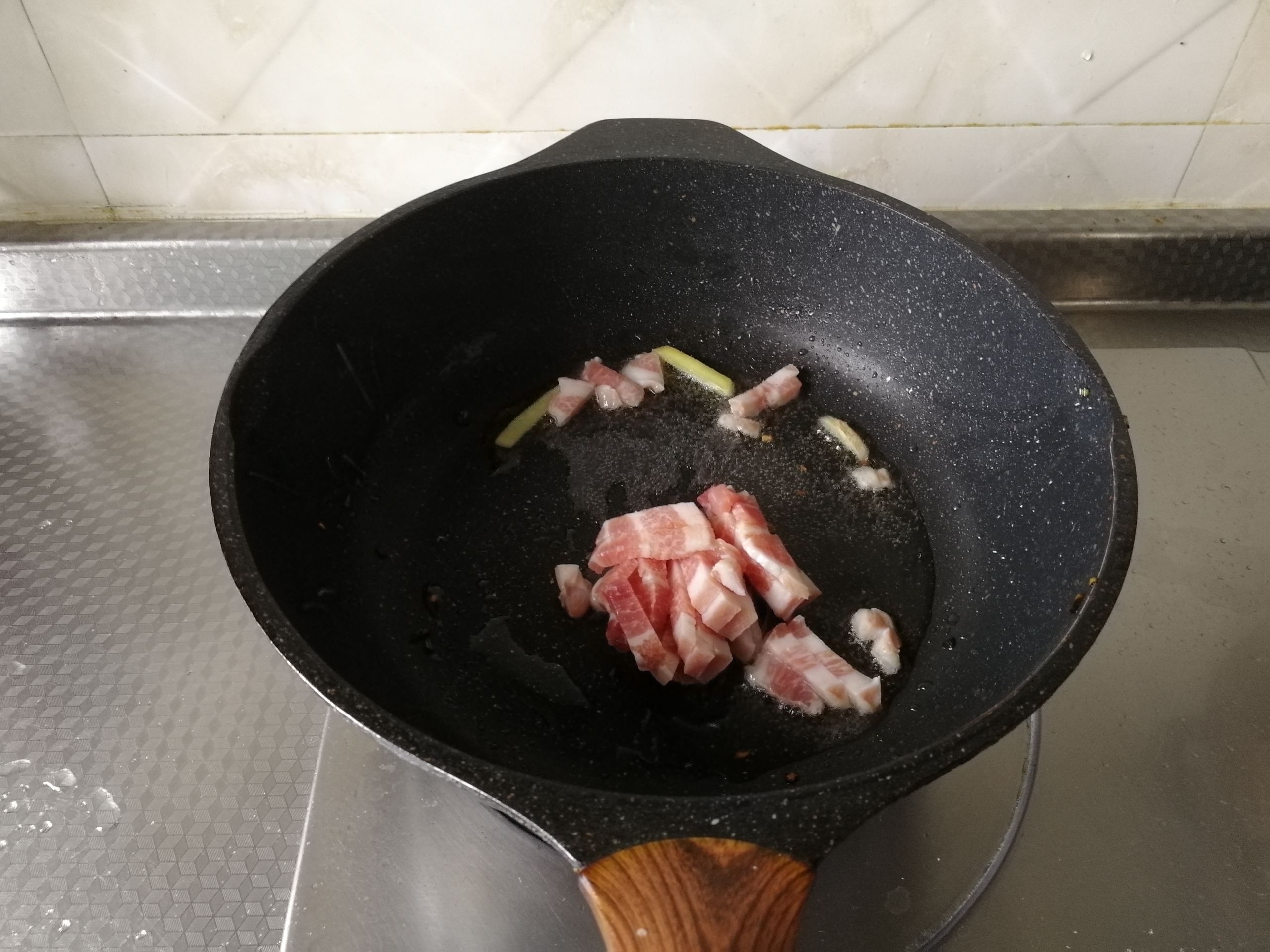 西葫蘆清炒肉絲的做法-咸鮮味炒菜譜