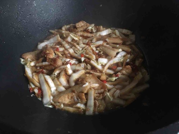 白菜幫炒肉的做法-香辣味炒菜譜-易網(wǎng)健康養(yǎng)生網(wǎng) 白菜幫炒肉的做法-香辣味炒菜譜