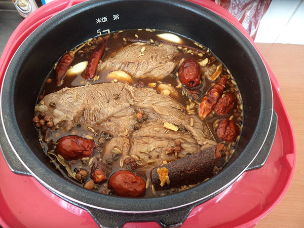 醬牛肉的做法-咸鮮味醬菜譜-易網健康養生網 醬牛肉的做法-咸鮮味醬菜譜