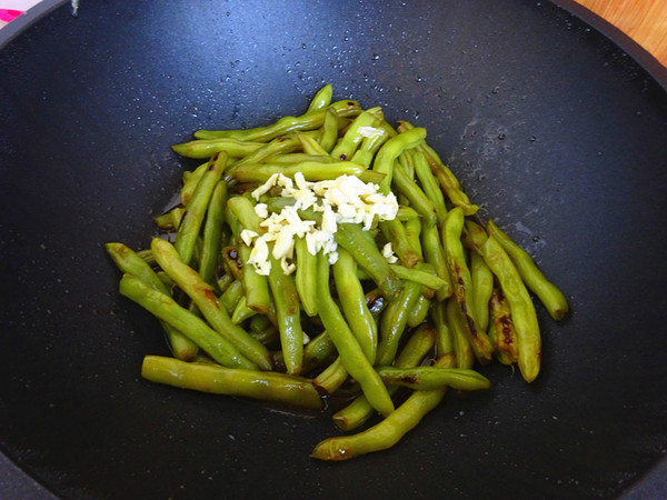 蒜香豆角的做法-蒜香味炒菜譜-易網(wǎng)健康養(yǎng)生網(wǎng) 蒜香豆角的做法-蒜香味炒菜譜