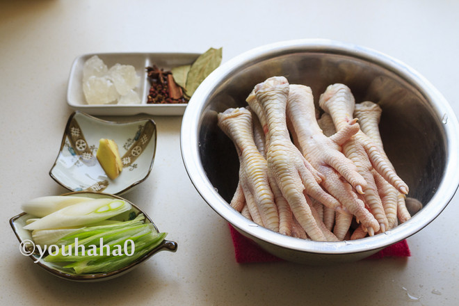 啤酒燒鳳爪的做法-家常味燒菜譜-易網<a href=http://m.aoa7937.com/ target=_blank class=infotextkey>健康養生</a>網 啤酒燒鳳爪的做法-家常味燒菜譜